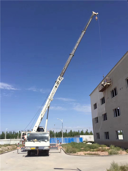 清河区“轻装强干”—— 吊车的 “轻量化臂架” 技术
